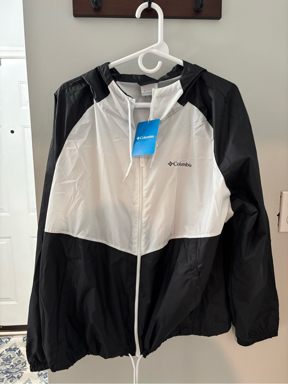 Women’s Columbia Windbreaker NWT